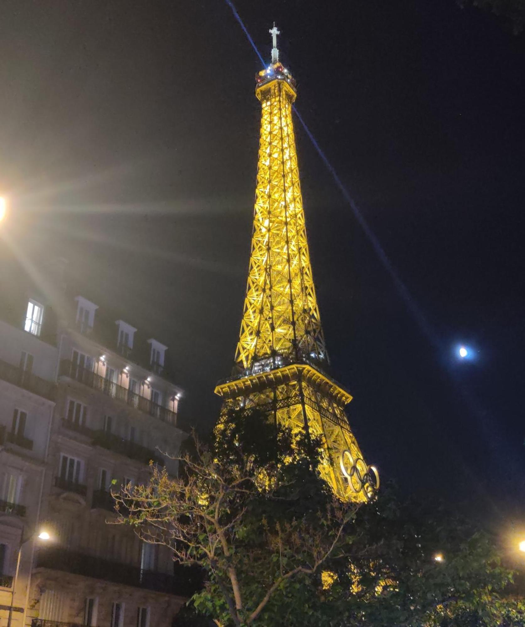 パリEiffel Edge Escape 30 M From Eiffel Towerアパートメント エクステリア 写真